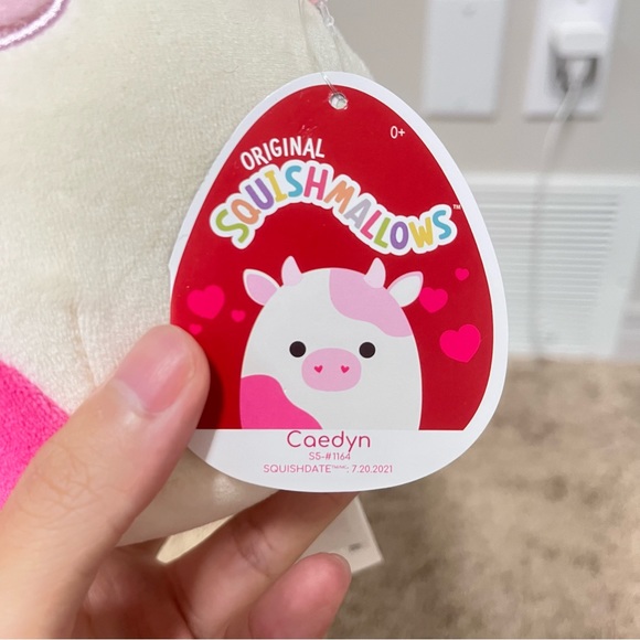 Squishmallow 5" Caedyn (Heart Nose Cow) - Valentines Exclusive BNWT - Picture 5 of 6